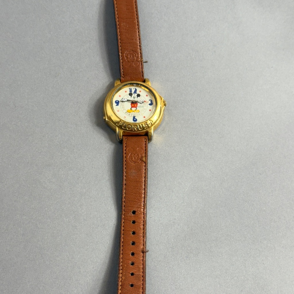Disney Gold Mickey Mouse Women's Watch Lorus Musical - Picture 2 of 5